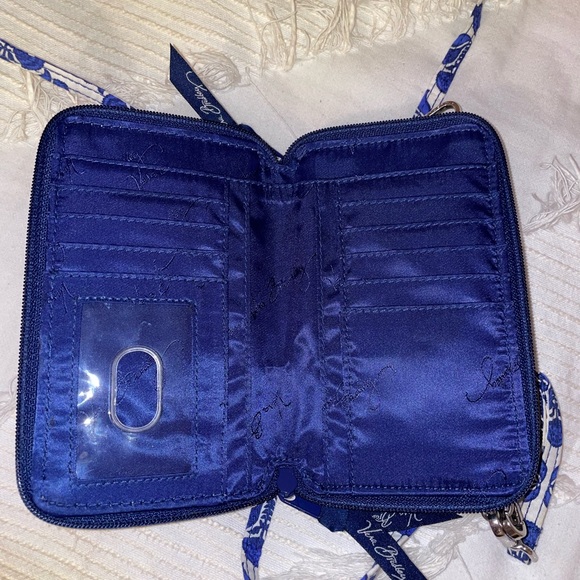 Vera Bradley cross body - Picture 4 of 6